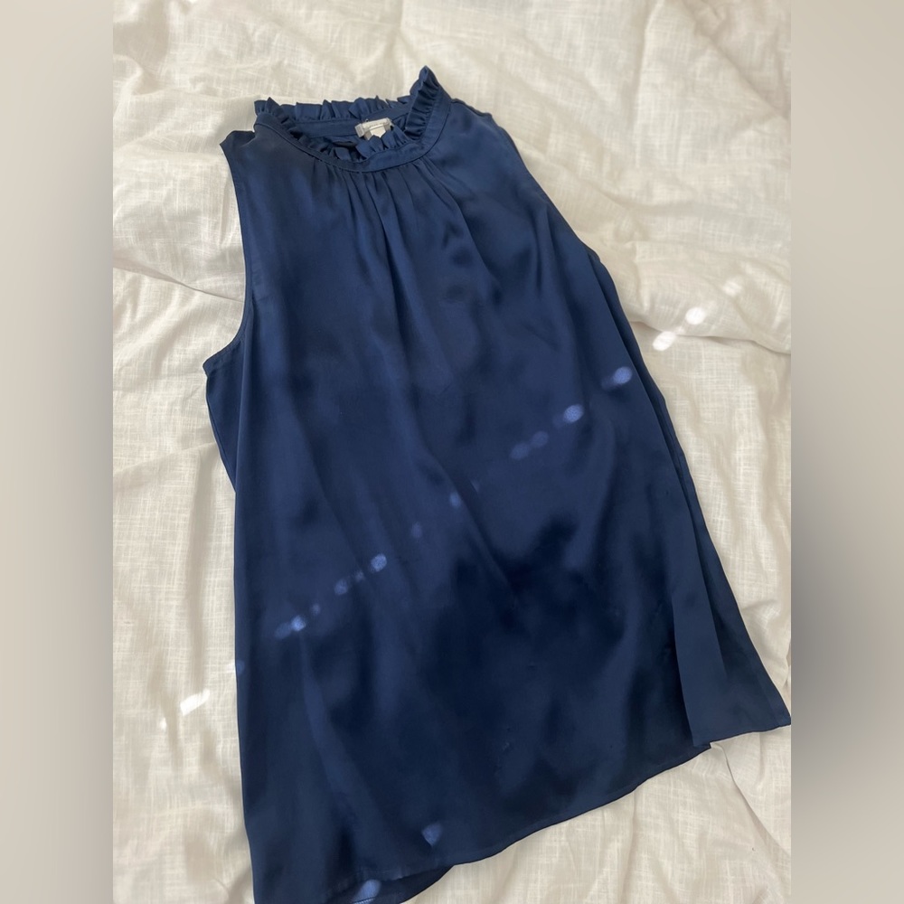 Ann Taylor 100% silk Navy Top with Ruching